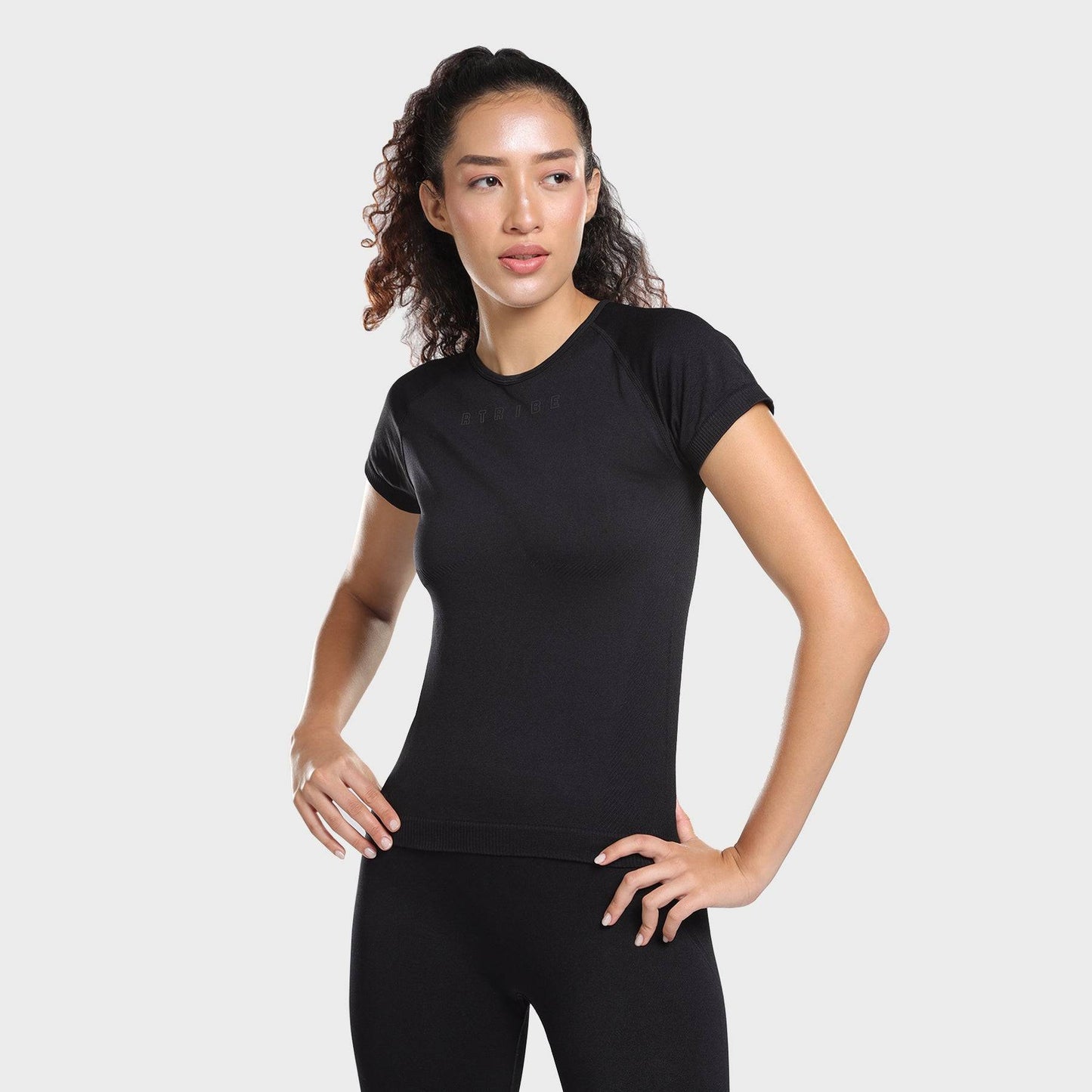 Aria Seamless Tee - Black