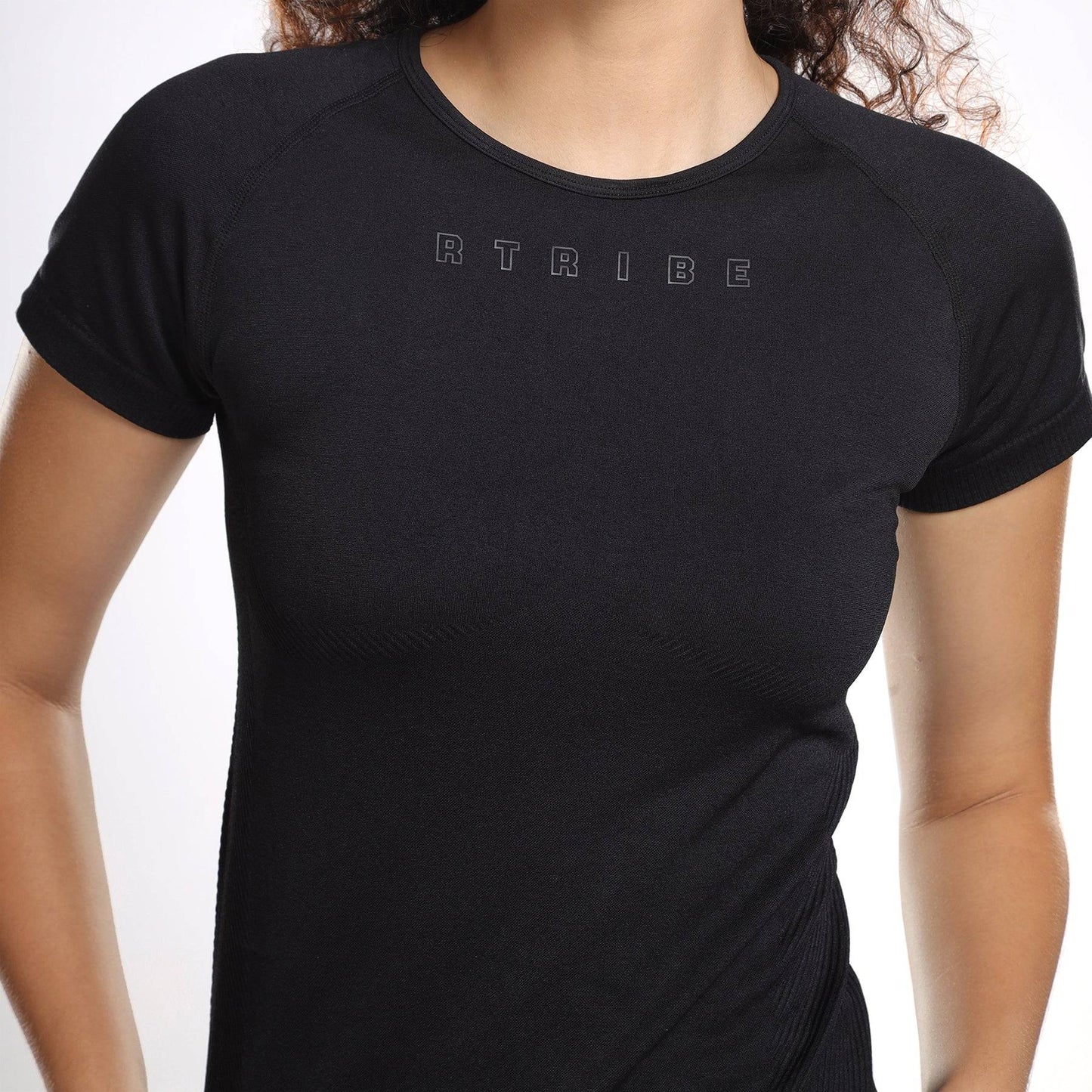 Aria Seamless Tee - Black